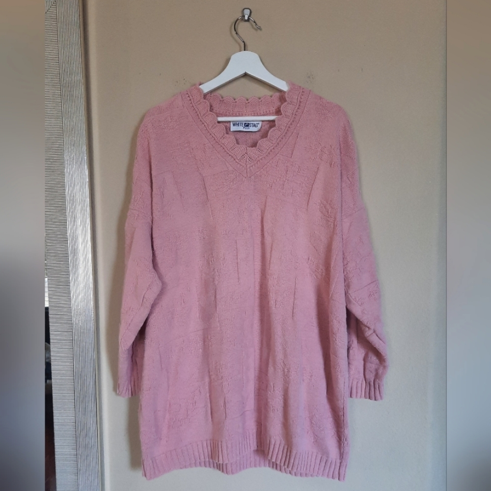 Vintage White Stag Scallop Knit Pink V-Neck Sweater Cottage Cottagecore Granny